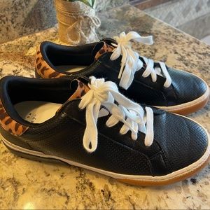 Black Maddison Sneakers. Womens 8.5